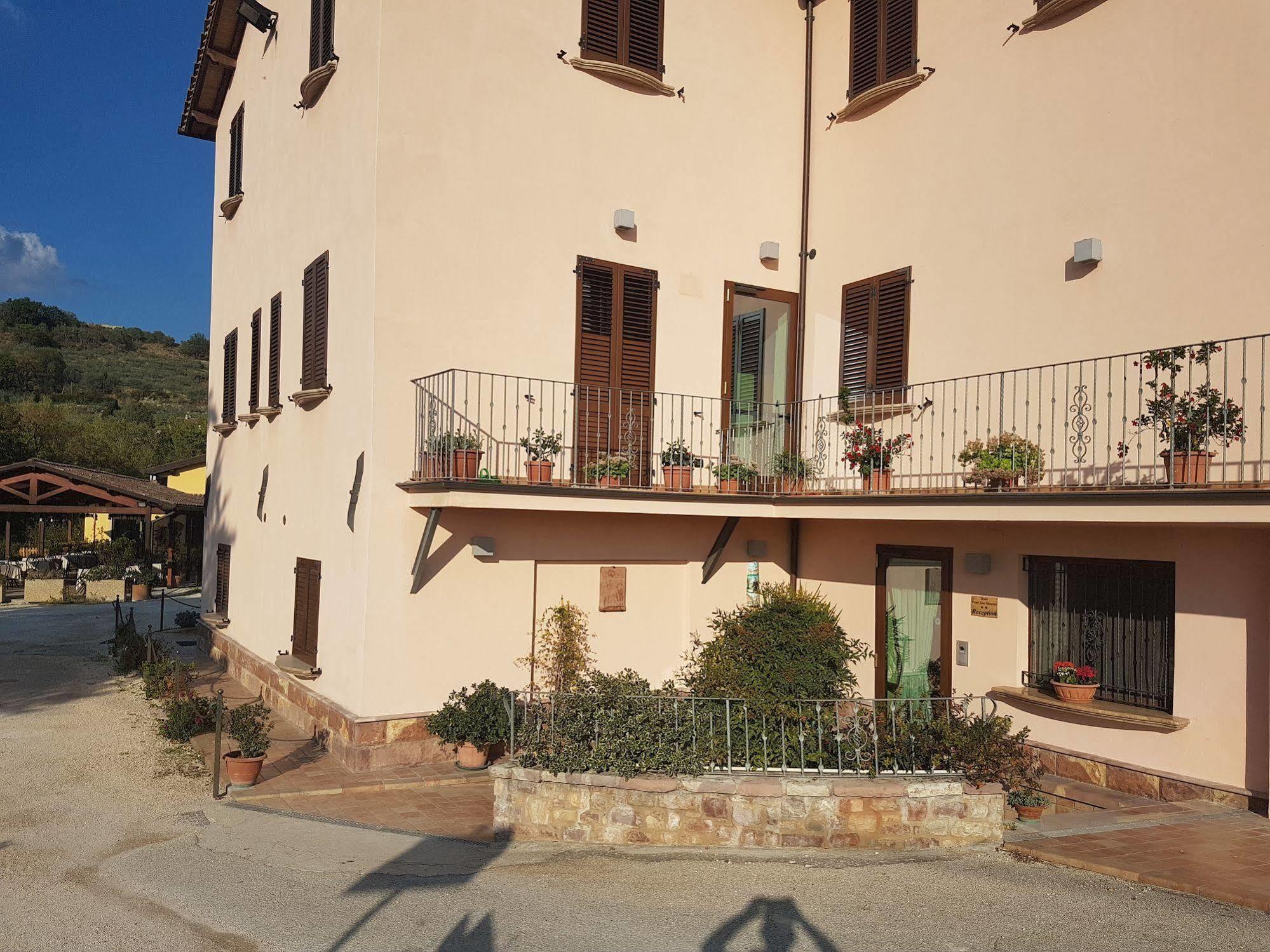 Hotel Ponte San Vittorino อัสซิซี ภายนอก รูปภาพ