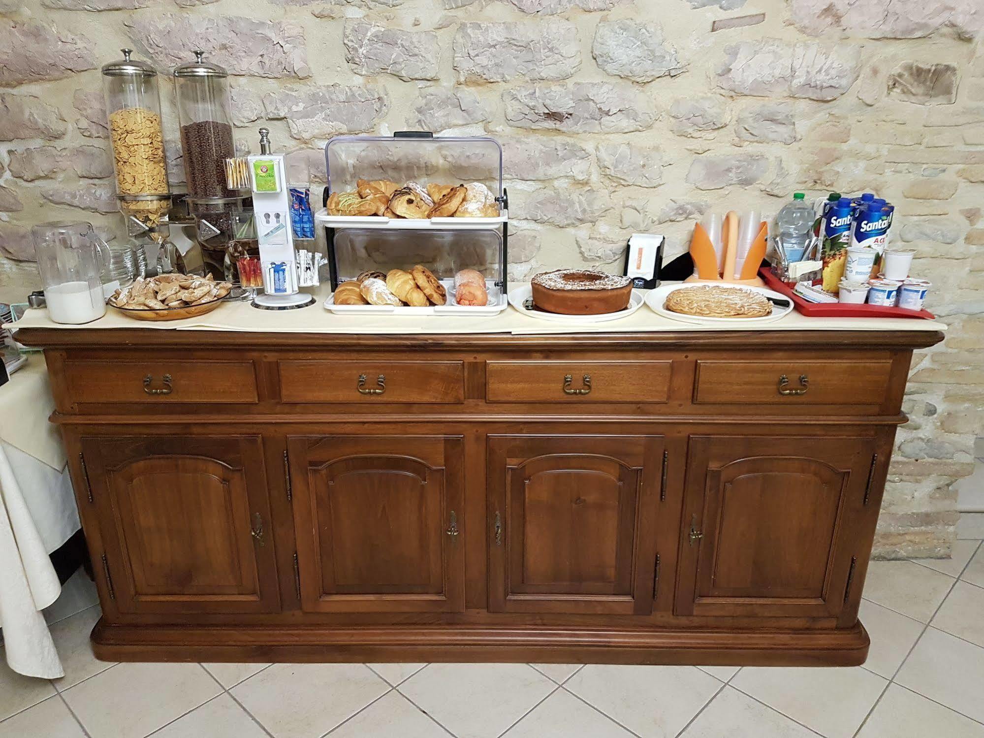 Hotel Ponte San Vittorino อัสซิซี ภายนอก รูปภาพ