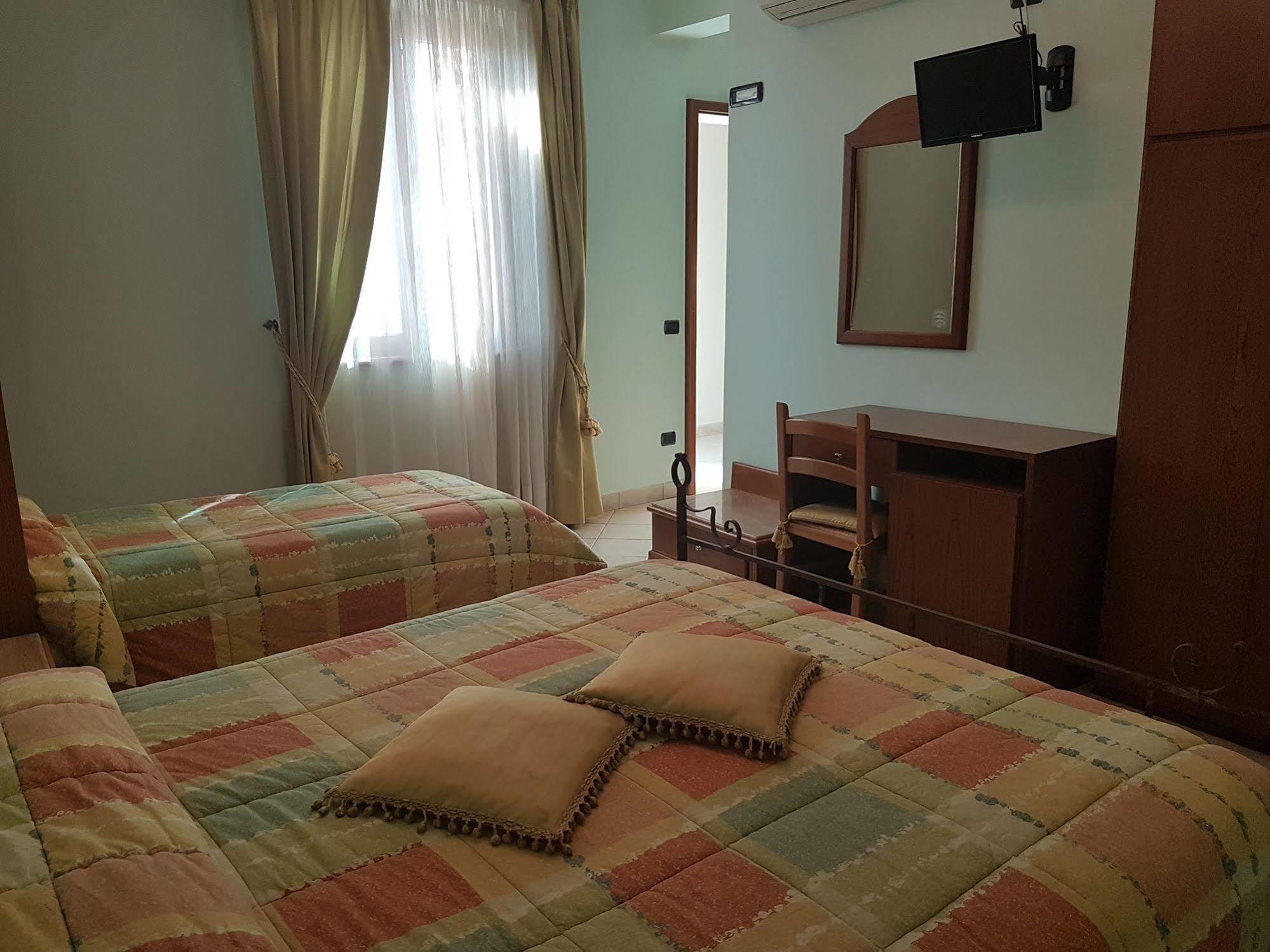 Hotel Ponte San Vittorino อัสซิซี ภายนอก รูปภาพ