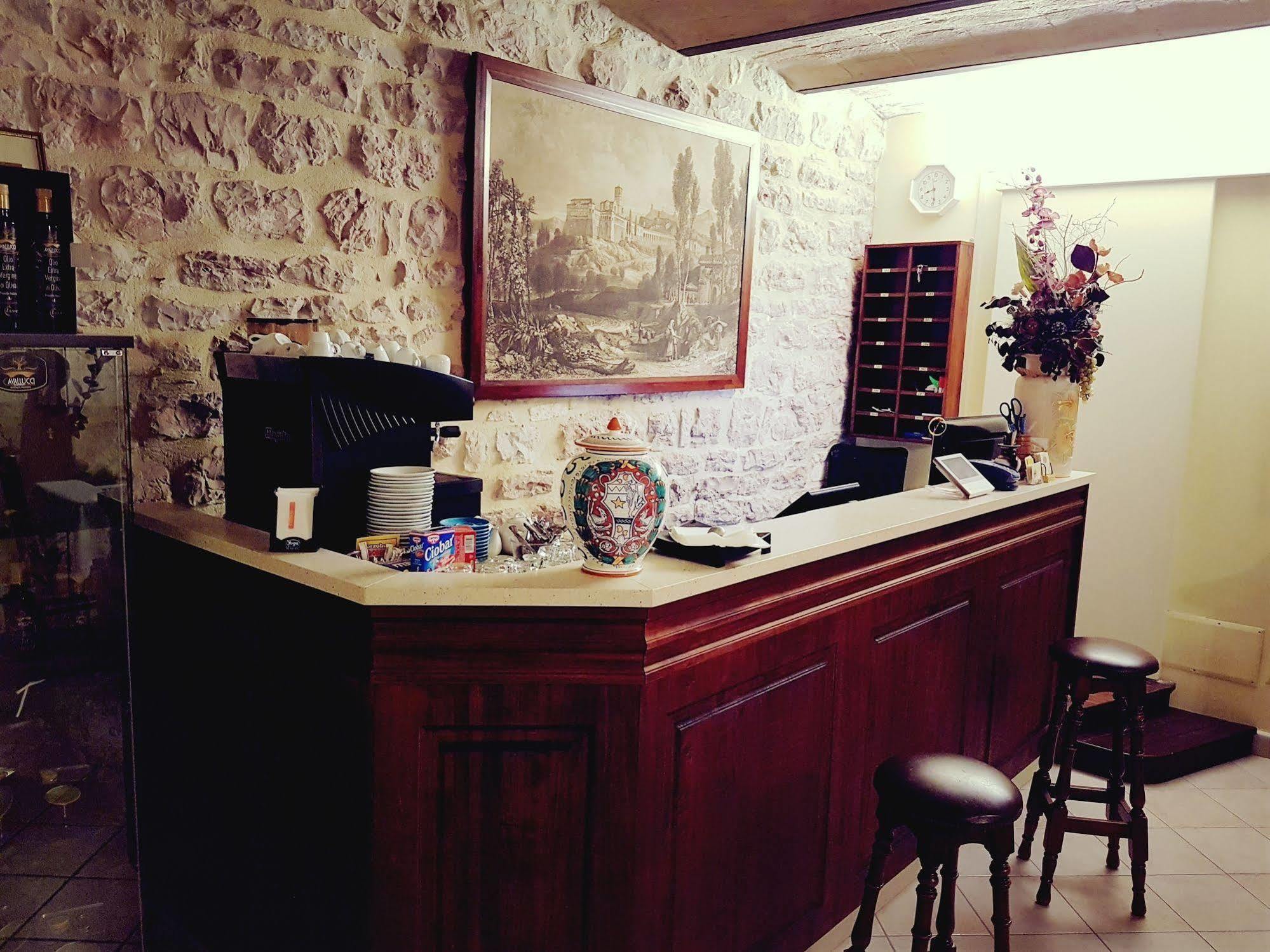 Hotel Ponte San Vittorino อัสซิซี ภายนอก รูปภาพ