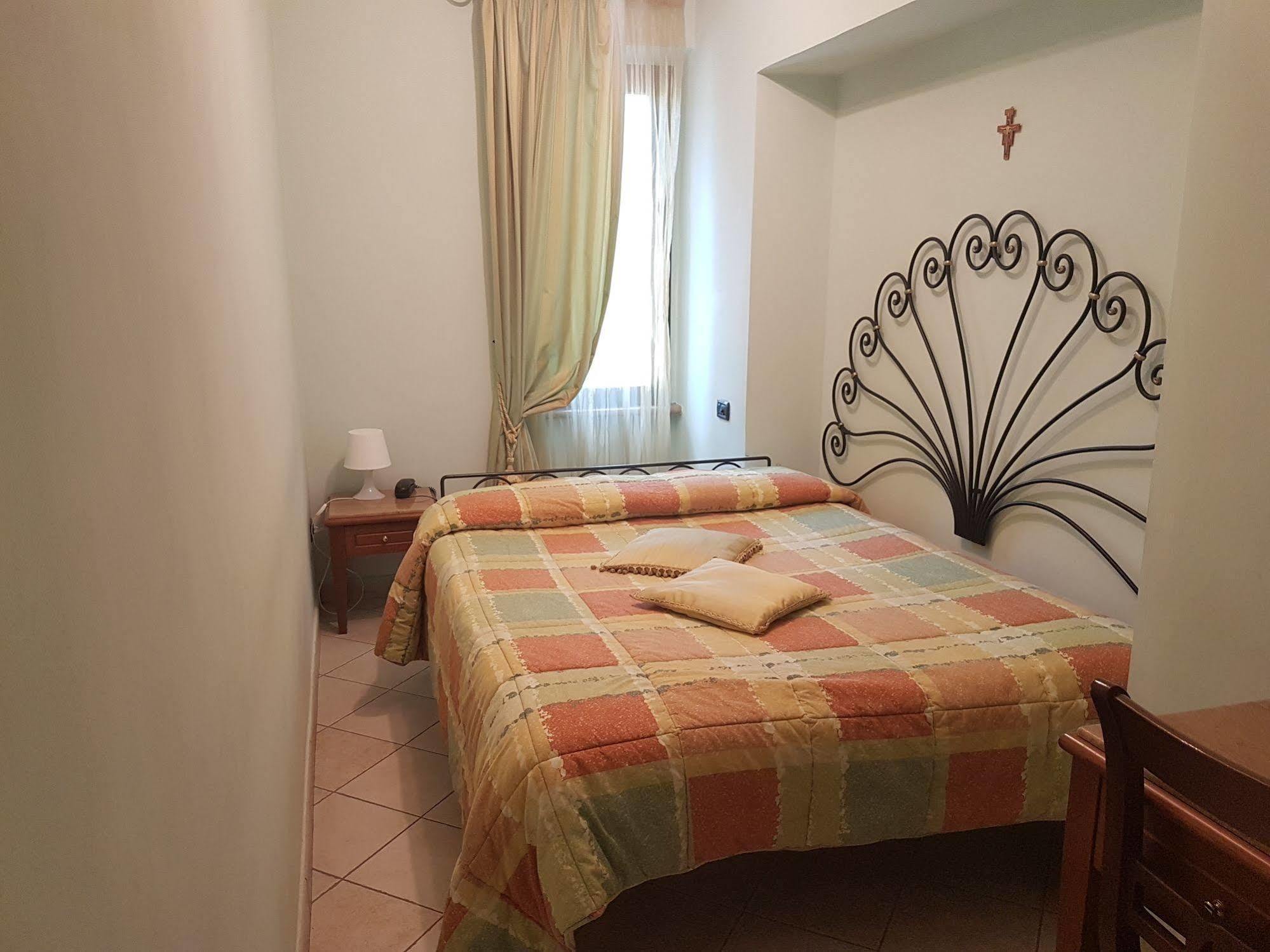 Hotel Ponte San Vittorino อัสซิซี ภายนอก รูปภาพ