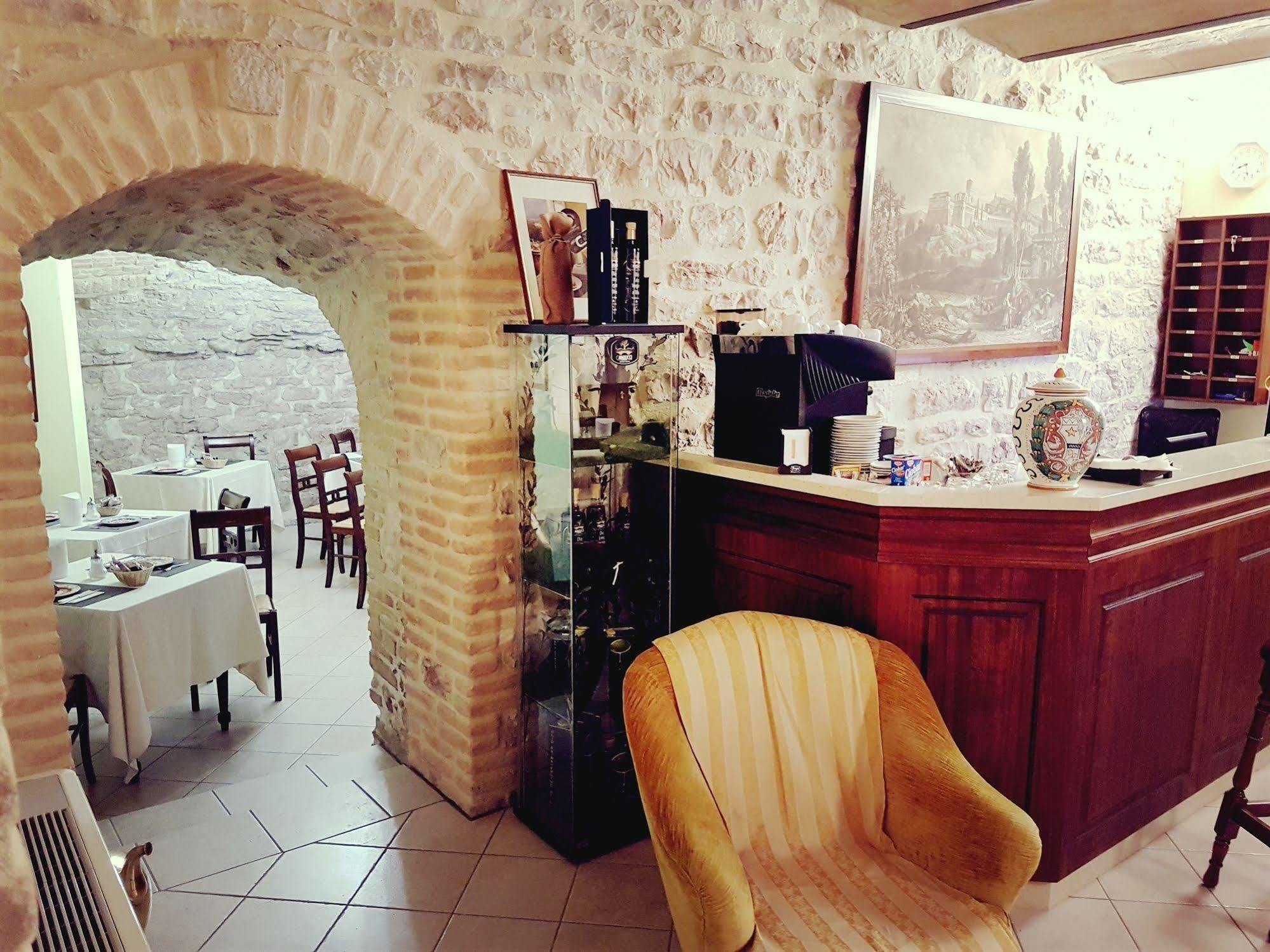 Hotel Ponte San Vittorino อัสซิซี ภายนอก รูปภาพ